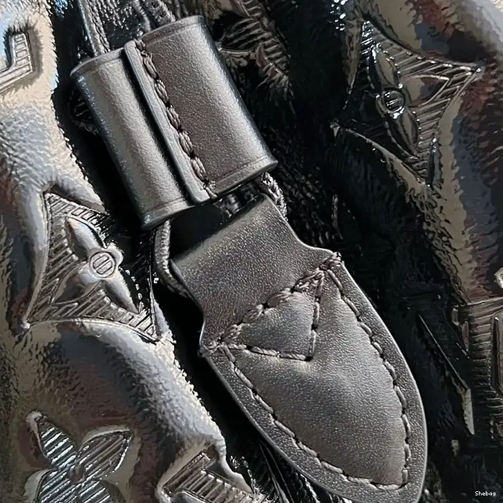 2411YA0211 LV Bags 0702